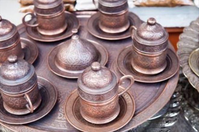 Bakır Malzemesinden Yapılmış Tepsiler Nasıl Temizlenmelidir?