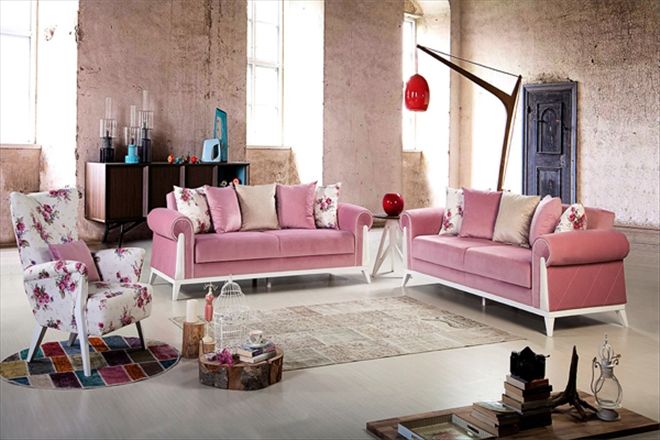 Pembe Koltuklarla Hangi Renk Tonlarındaki Halılar Kullanılmalıdır?