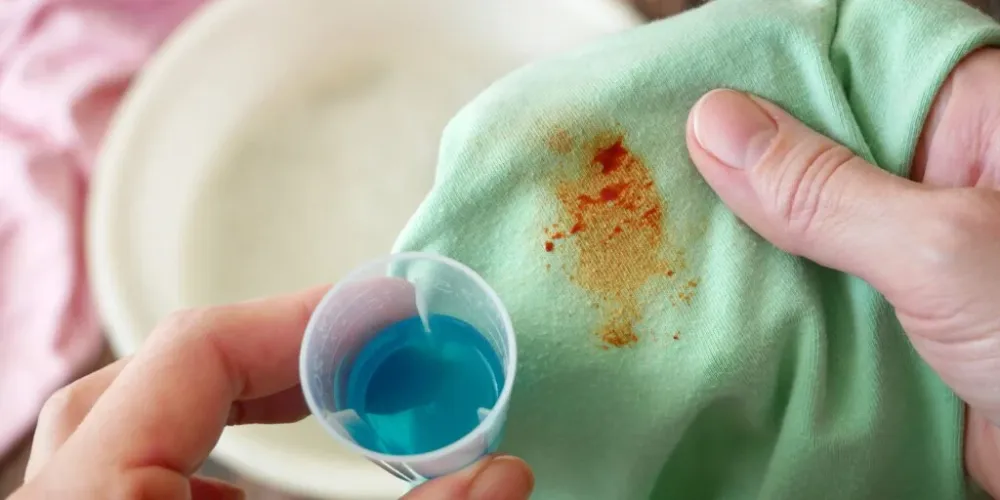 Giysilerdeki Lekeleri Hızla Giderme Yöntemleri